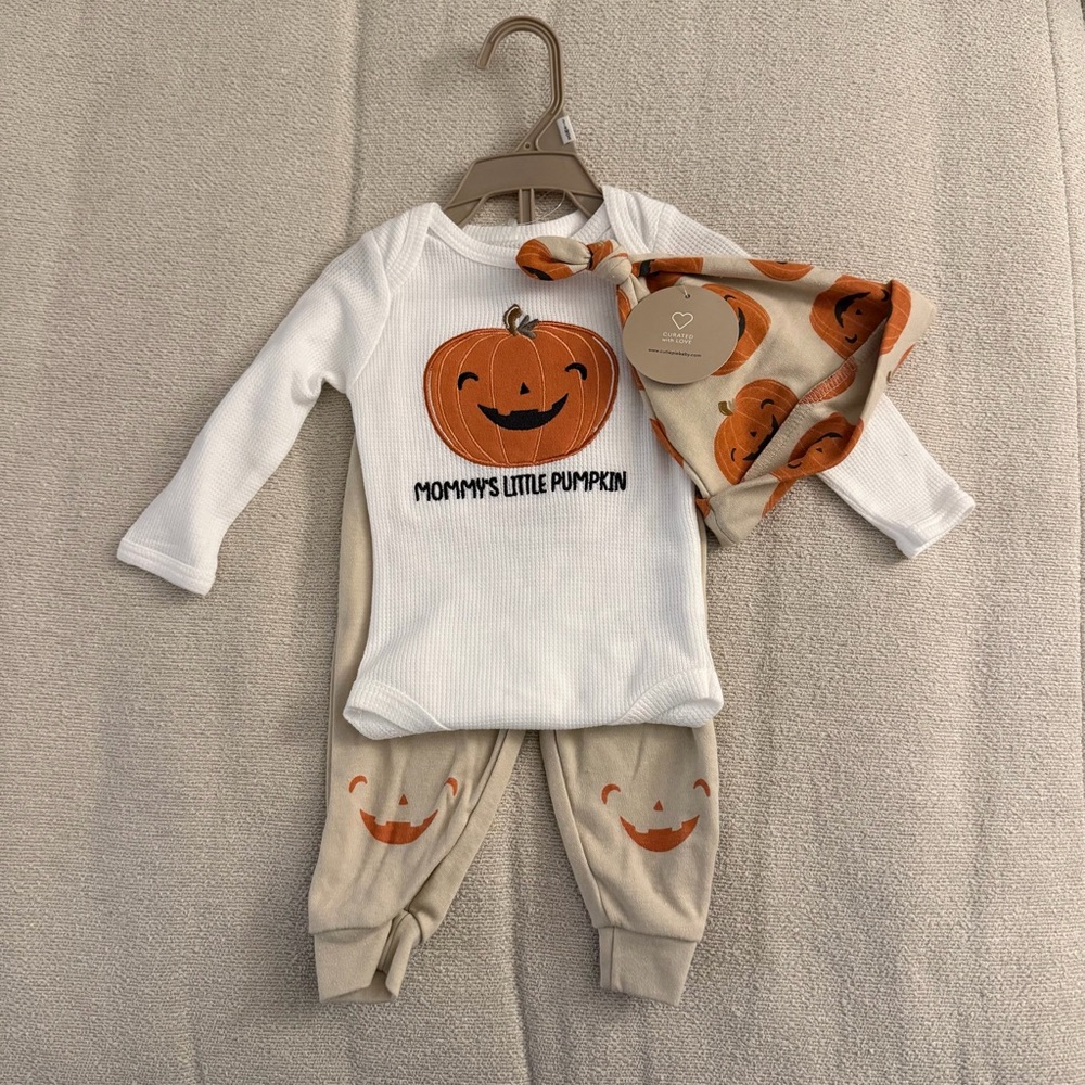Mommy's Little Pumpkin Costume Set - White and Tan